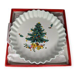 Mikasa Continental Christmas F 3013 Ceramic Quiche Dish w/Christmas Tree w/Box